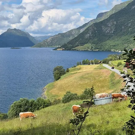 2 Sovrum Vackert Hem I Rauland